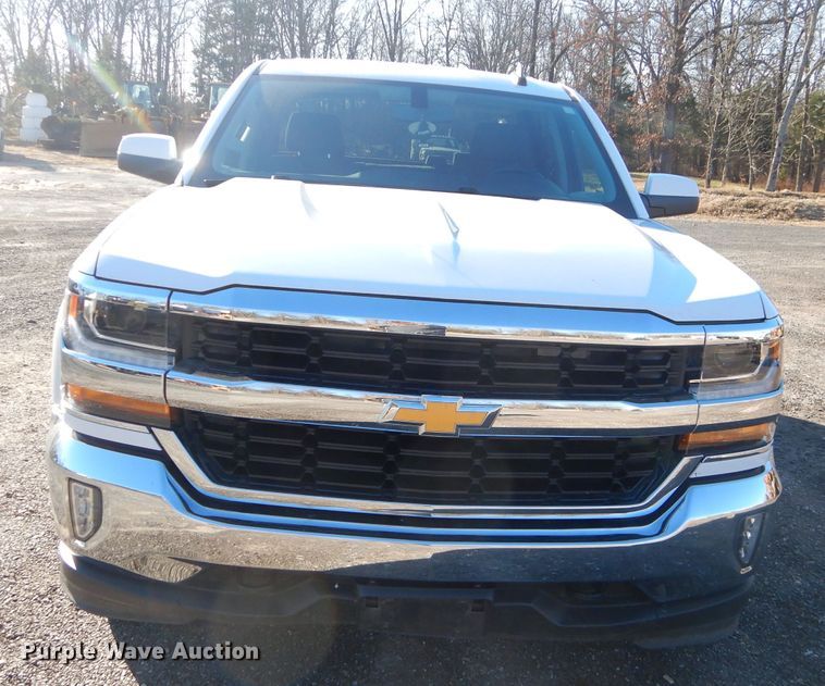 image for item GB9560 2016 Chevrolet Silverado 1500 Crew Cab pickup truck