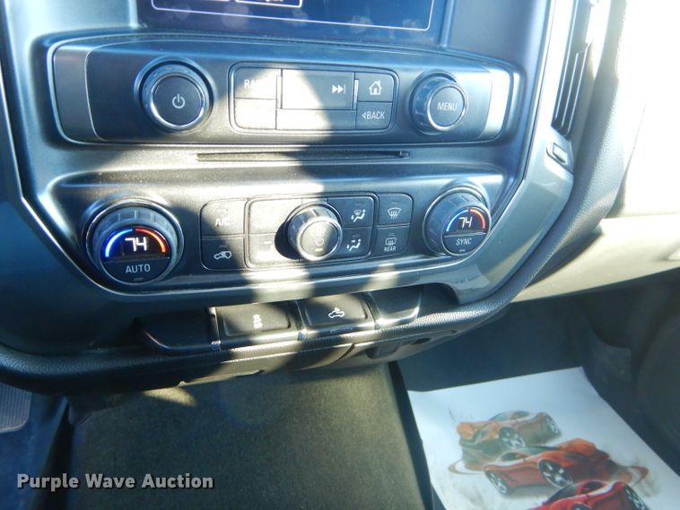 image for item GB9560 2016 Chevrolet Silverado 1500 Crew Cab pickup truck