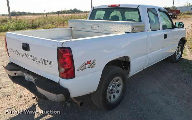image for item GD9773 2005 Chevrolet Silverado 1500 Ext. Cab pickup truck