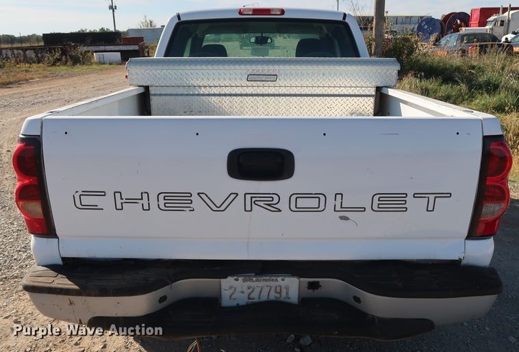 image for item GD9773 2005 Chevrolet Silverado 1500 Ext. Cab pickup truck