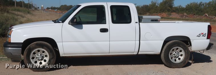 image for item GD9773 2005 Chevrolet Silverado 1500 Ext. Cab pickup truck