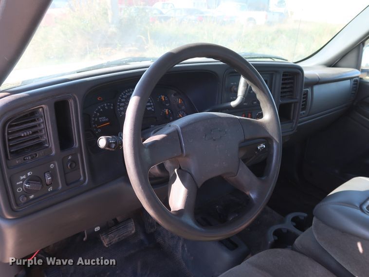 image for item GD9773 2005 Chevrolet Silverado 1500 Ext. Cab pickup truck