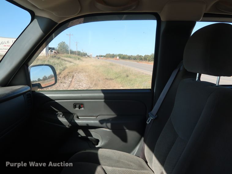 image for item GD9773 2005 Chevrolet Silverado 1500 Ext. Cab pickup truck