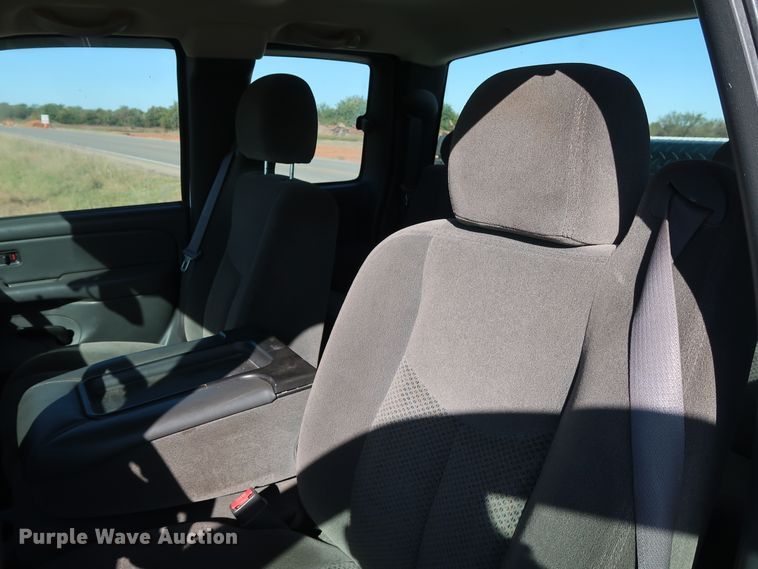 image for item GD9773 2005 Chevrolet Silverado 1500 Ext. Cab pickup truck