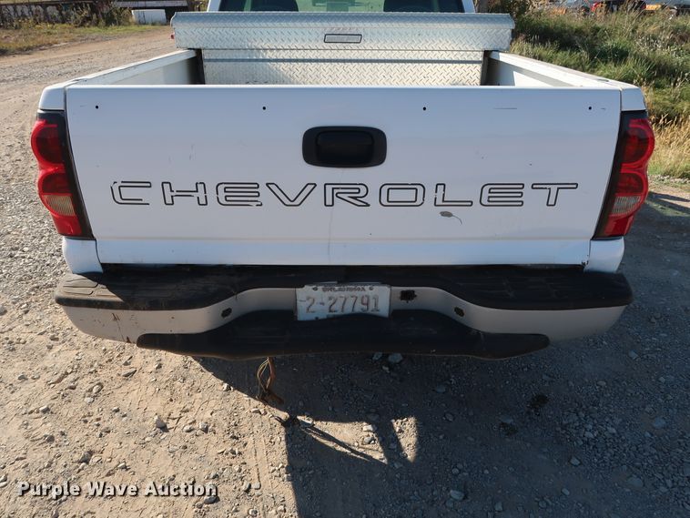 image for item GD9773 2005 Chevrolet Silverado 1500 Ext. Cab pickup truck