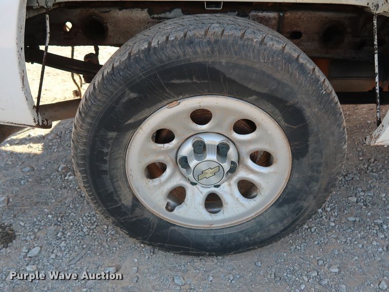 image for item GD9773 2005 Chevrolet Silverado 1500 Ext. Cab pickup truck