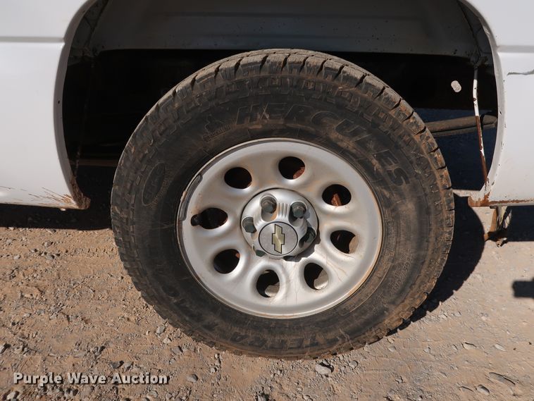 image for item GD9773 2005 Chevrolet Silverado 1500 Ext. Cab pickup truck