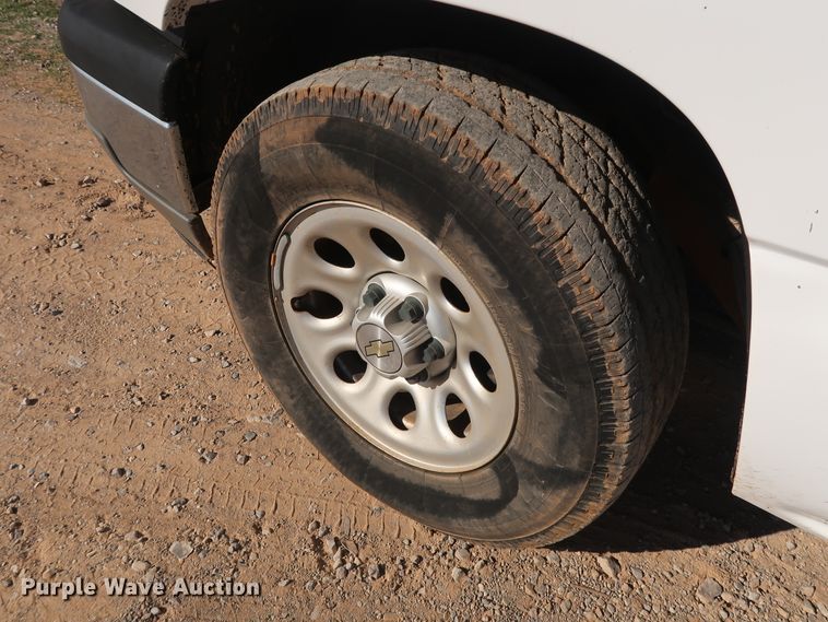 image for item GD9773 2005 Chevrolet Silverado 1500 Ext. Cab pickup truck