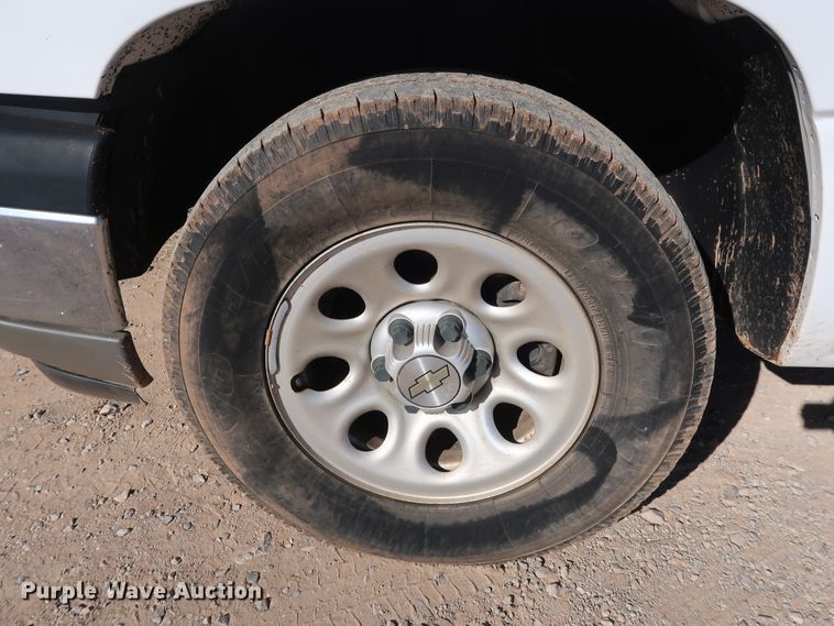 image for item GD9773 2005 Chevrolet Silverado 1500 Ext. Cab pickup truck