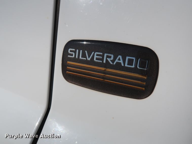 image for item GD9773 2005 Chevrolet Silverado 1500 Ext. Cab pickup truck