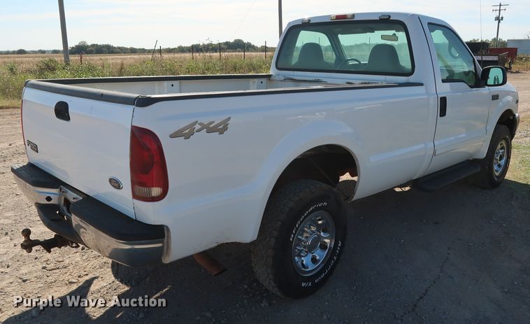 image for item GD9775 2002 Ford F250 Super Duty XLT pickup truck