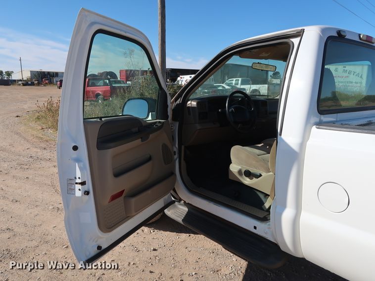 image for item GD9775 2002 Ford F250 Super Duty XLT pickup truck