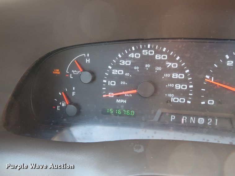 image for item GD9775 2002 Ford F250 Super Duty XLT pickup truck