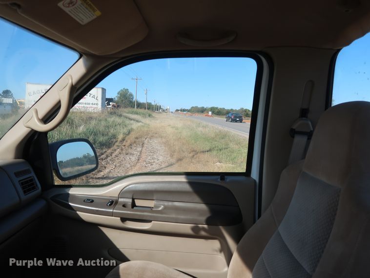 image for item GD9775 2002 Ford F250 Super Duty XLT pickup truck