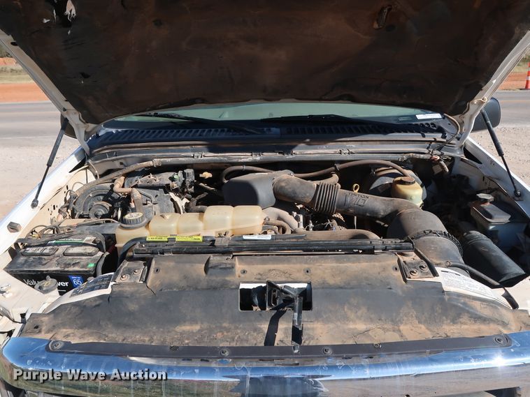 image for item GD9775 2002 Ford F250 Super Duty XLT pickup truck