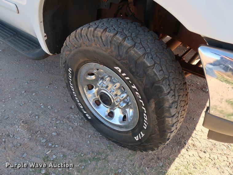 image for item GD9775 2002 Ford F250 Super Duty XLT pickup truck