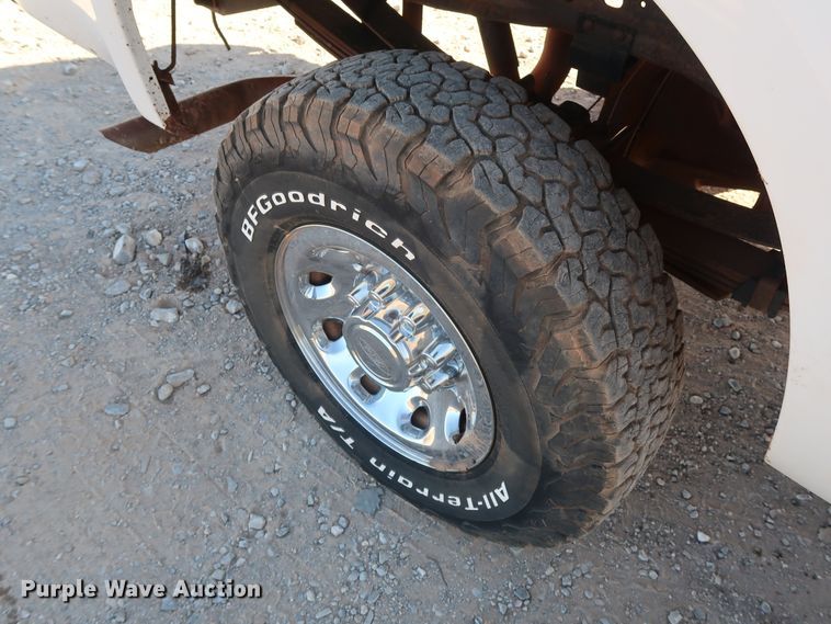 image for item GD9775 2002 Ford F250 Super Duty XLT pickup truck