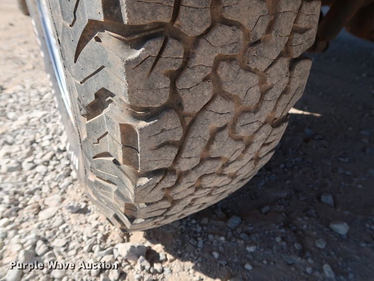 image for item GD9775 2002 Ford F250 Super Duty XLT pickup truck