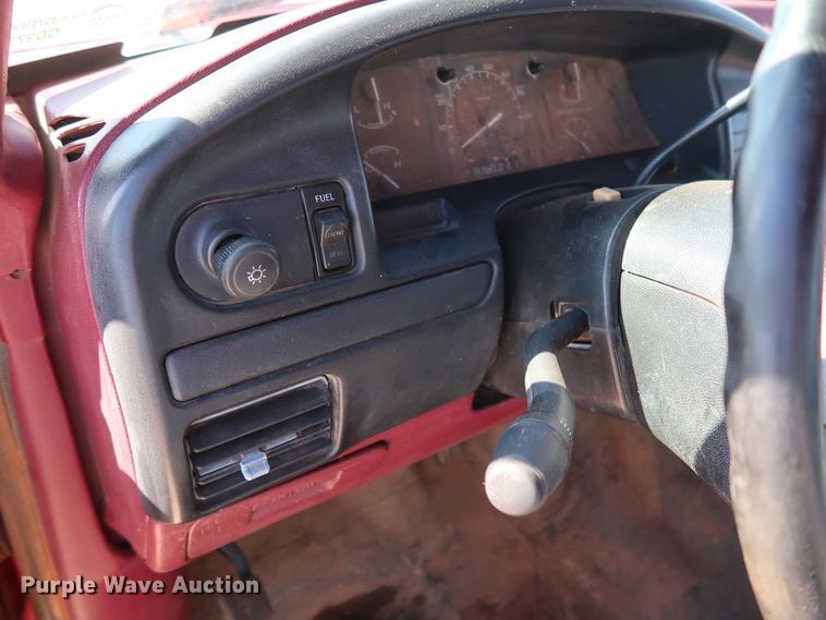 image for item GD9777 1996 Ford F350 XL Crew Cab flatbed pickup truck