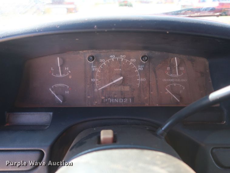 image for item GD9777 1996 Ford F350 XL Crew Cab flatbed pickup truck