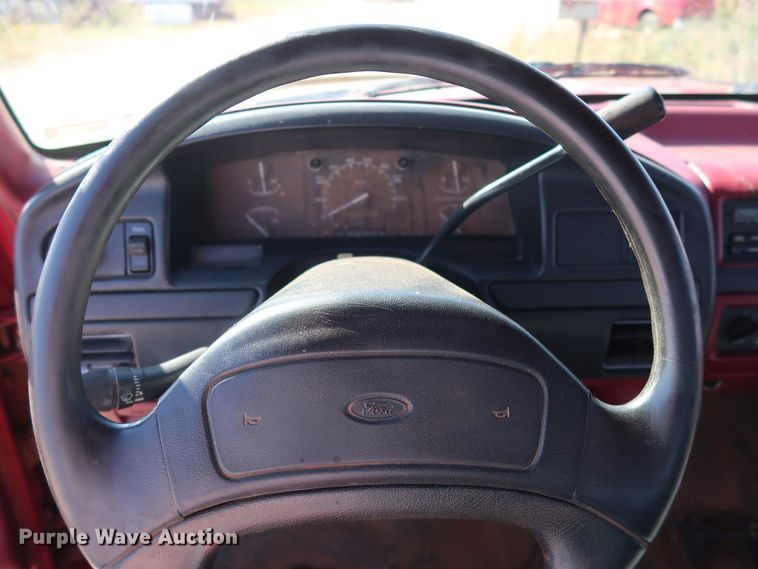 image for item GD9777 1996 Ford F350 XL Crew Cab flatbed pickup truck