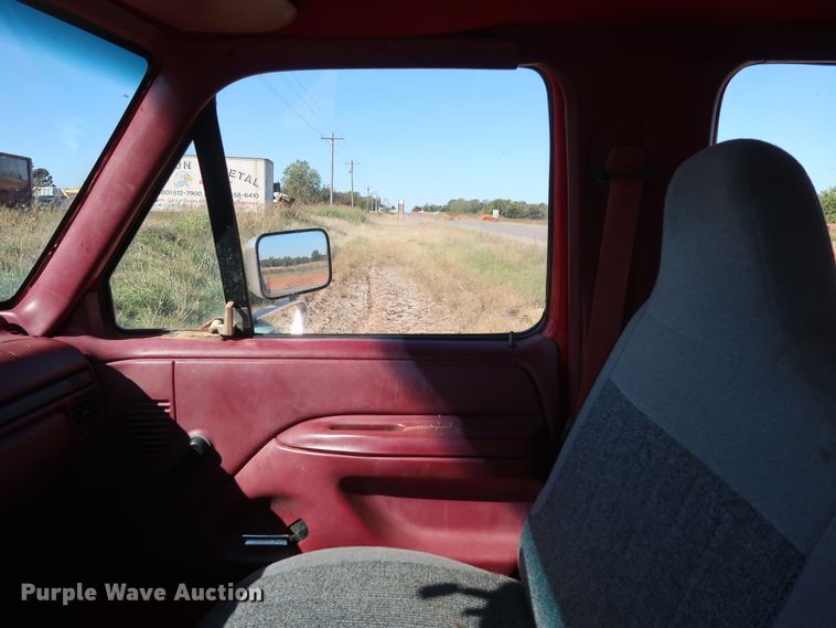 image for item GD9777 1996 Ford F350 XL Crew Cab flatbed pickup truck