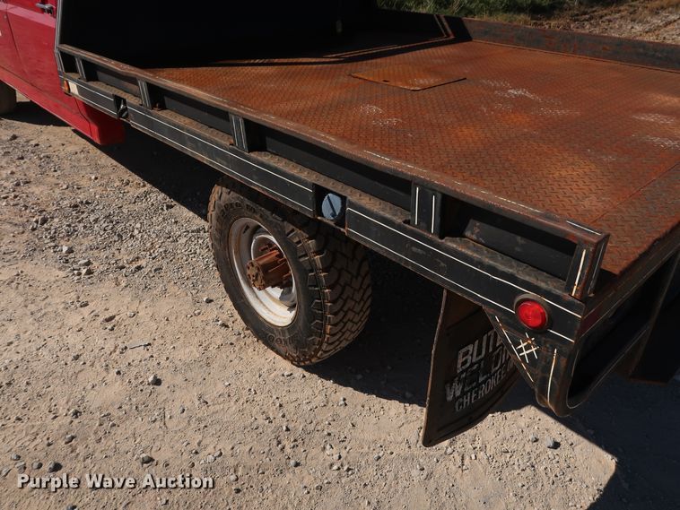 image for item GD9777 1996 Ford F350 XL Crew Cab flatbed pickup truck