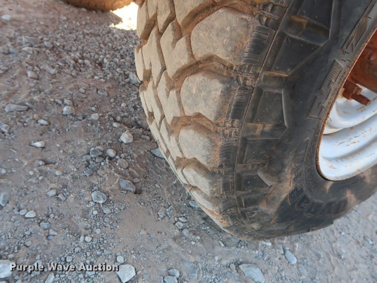 image for item GD9777 1996 Ford F350 XL Crew Cab flatbed pickup truck