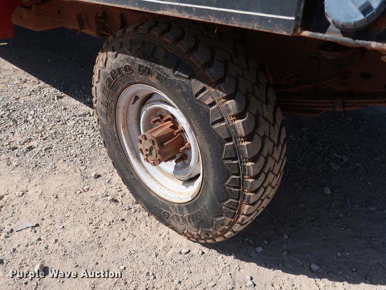 image for item GD9777 1996 Ford F350 XL Crew Cab flatbed pickup truck