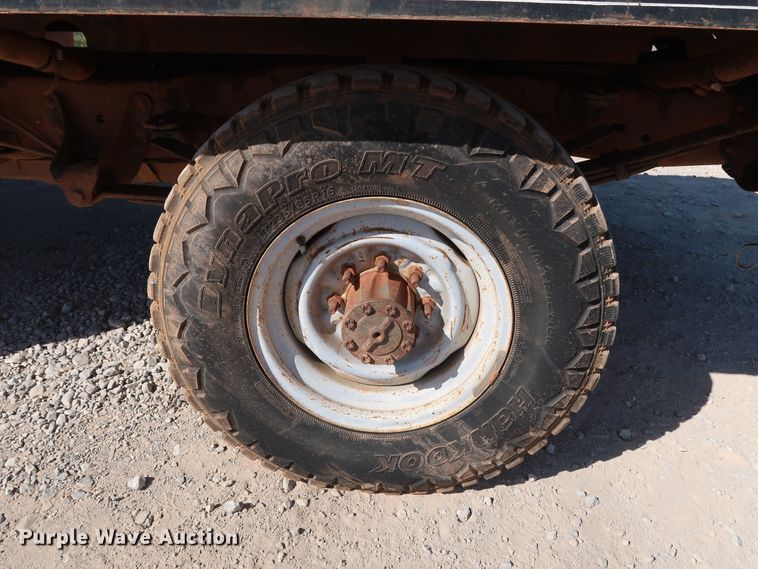 image for item GD9777 1996 Ford F350 XL Crew Cab flatbed pickup truck