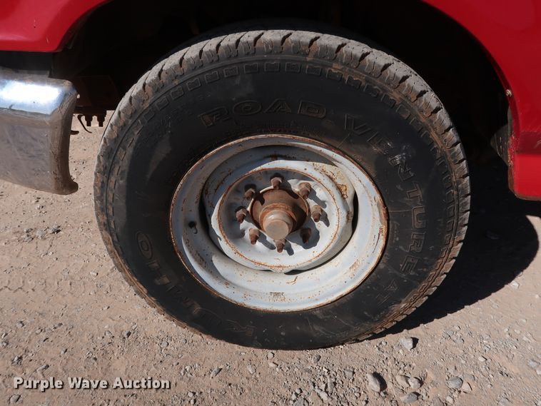 image for item GD9777 1996 Ford F350 XL Crew Cab flatbed pickup truck