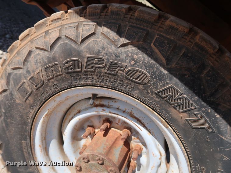 image for item GD9777 1996 Ford F350 XL Crew Cab flatbed pickup truck