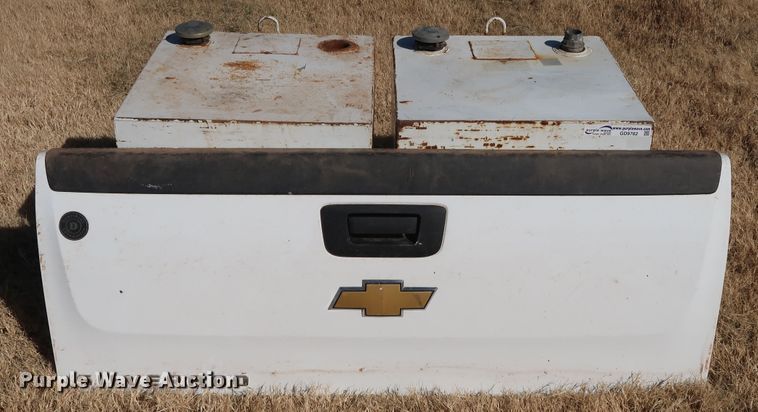 image for item GD9782 (2) Delta Consolidated fuel tanks