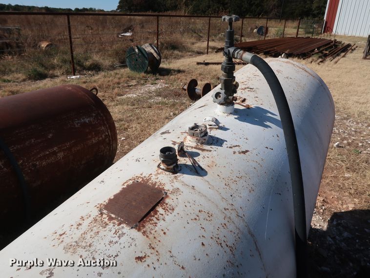 image for item GD9789 (3) propane tanks