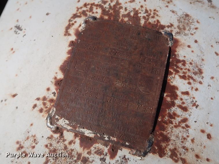 image for item GD9789 (3) propane tanks