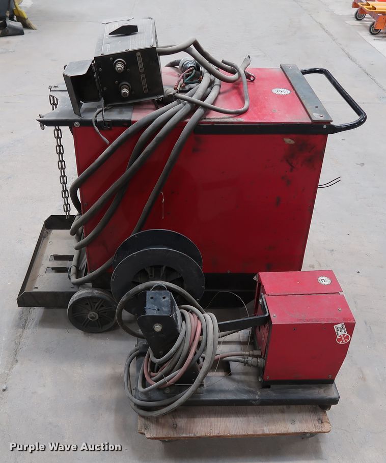 image for item GD9797 Lincoln DC-400 welder