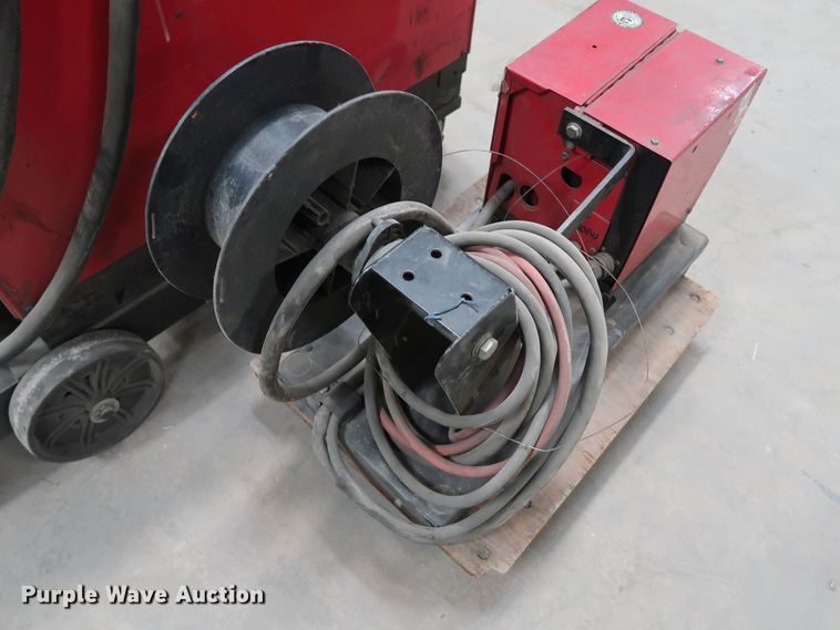 image for item GD9797 Lincoln DC-400 welder