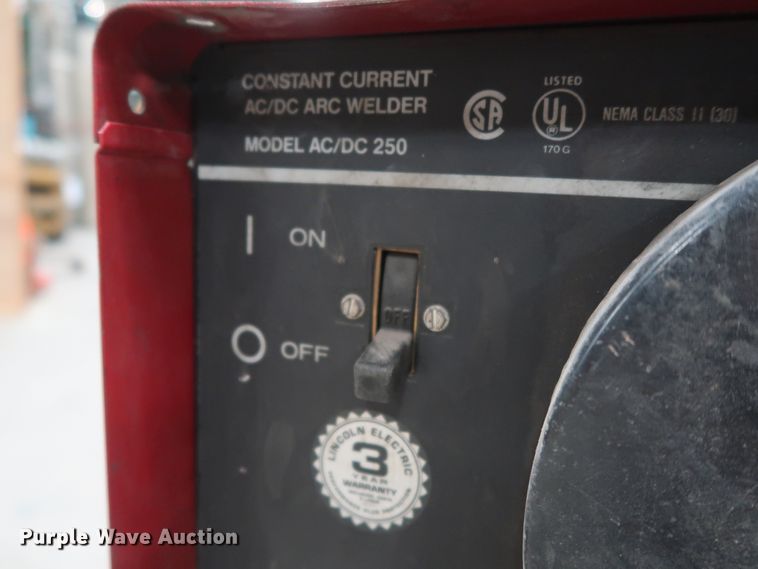 image for item GD9798 Lincoln Idealarc 250 welder