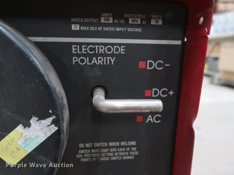 image for item GD9798 Lincoln Idealarc 250 welder