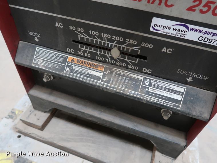 image for item GD9798 Lincoln Idealarc 250 welder