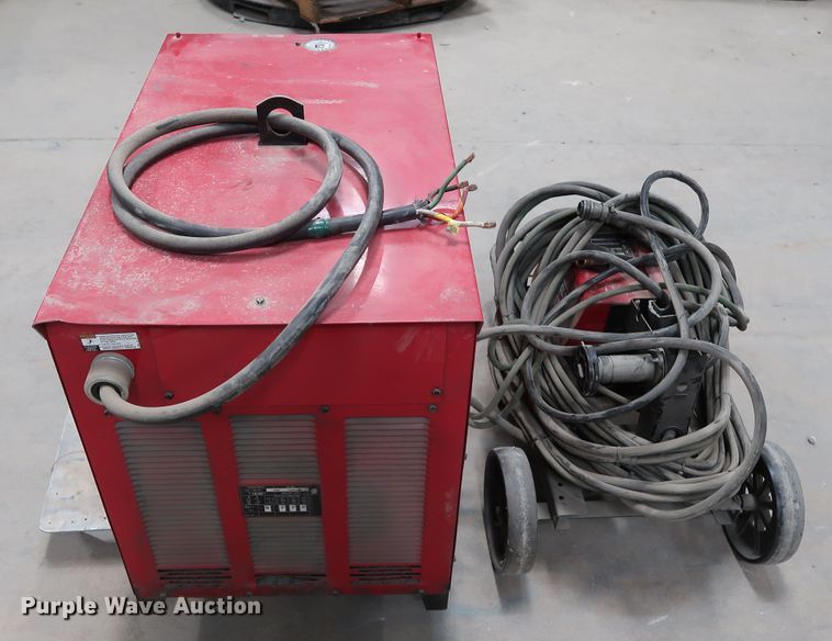 image for item GD9799 Lincoln DC-600 welder