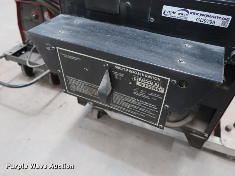 image for item GD9799 Lincoln DC-600 welder