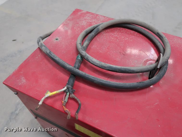 image for item GD9799 Lincoln DC-600 welder