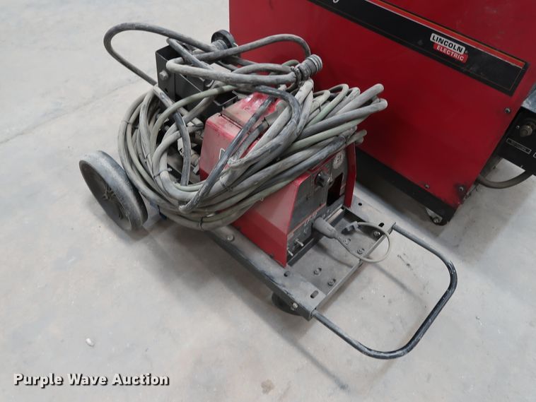 image for item GD9799 Lincoln DC-600 welder