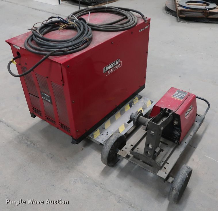 image for item GD9801 Lincoln Idealarc DC-600 welder