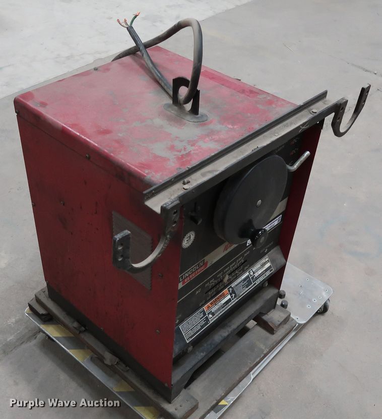 image for item GD9802 Lincoln Idealarc 250 welder