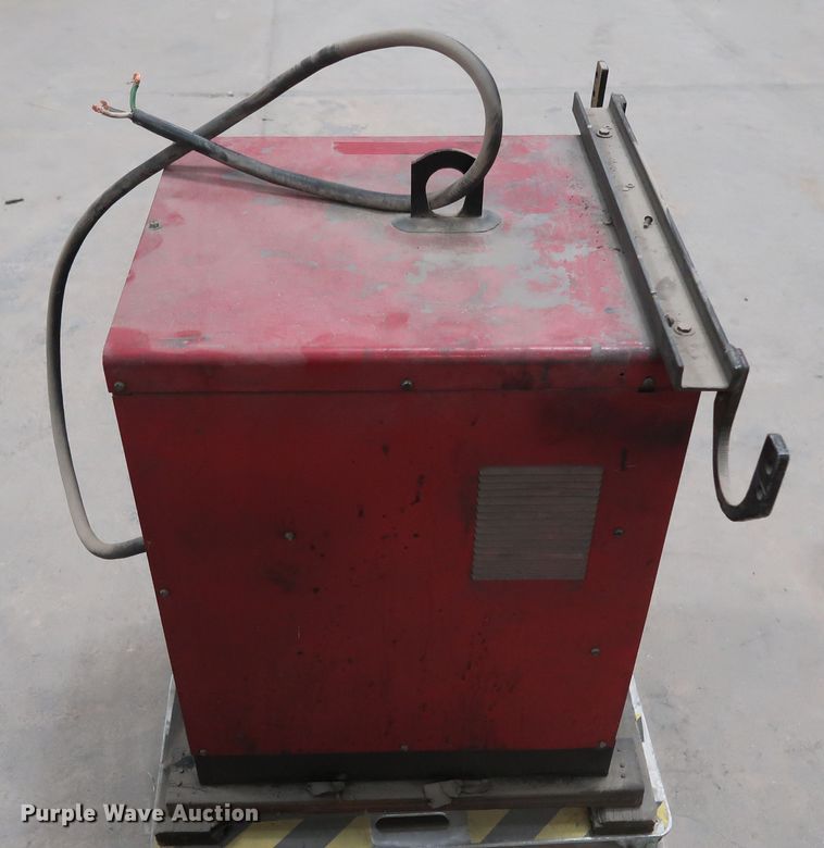 image for item GD9802 Lincoln Idealarc 250 welder