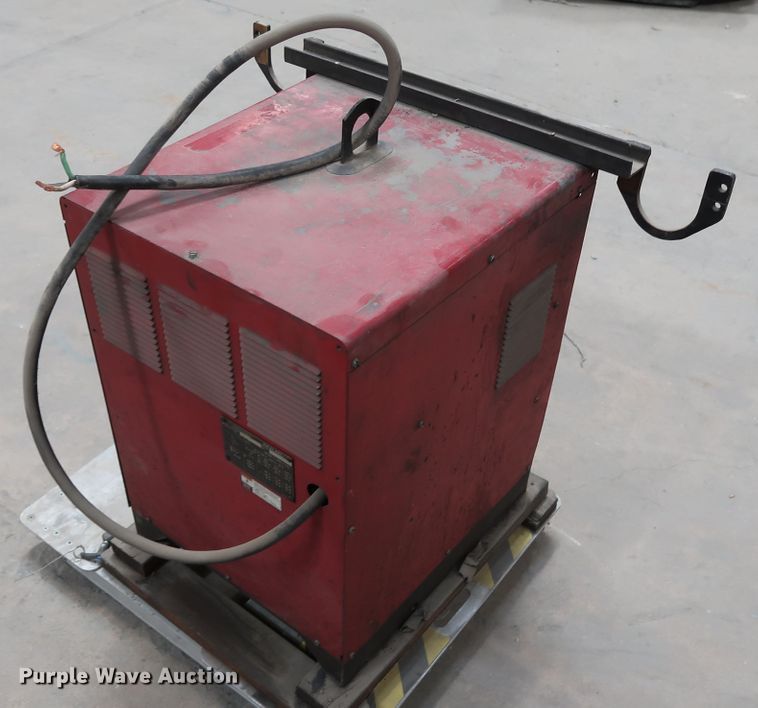 image for item GD9802 Lincoln Idealarc 250 welder