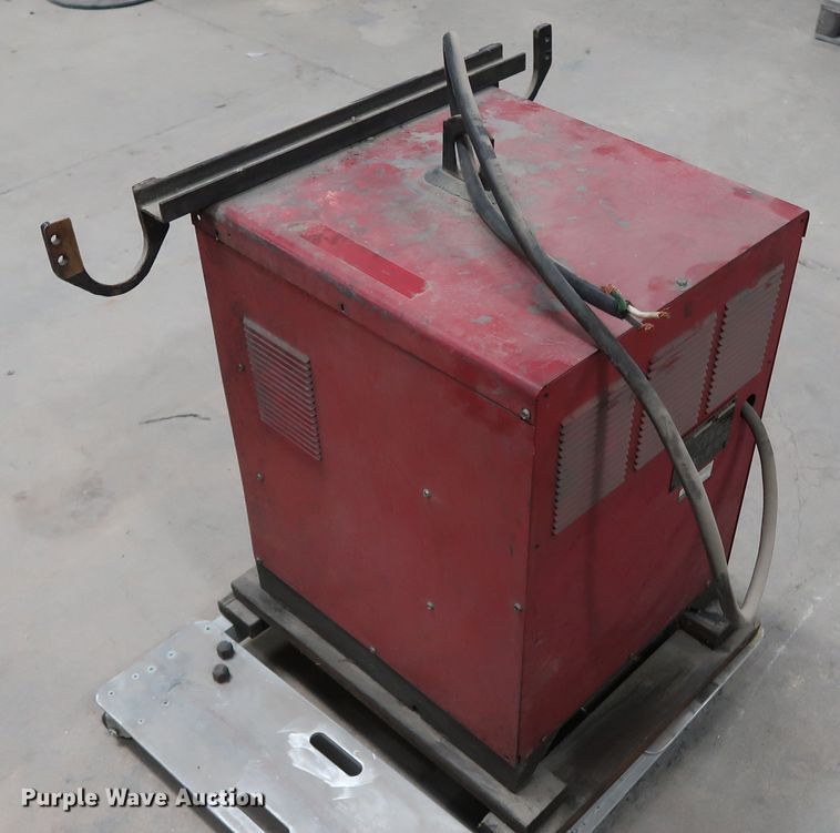 image for item GD9802 Lincoln Idealarc 250 welder