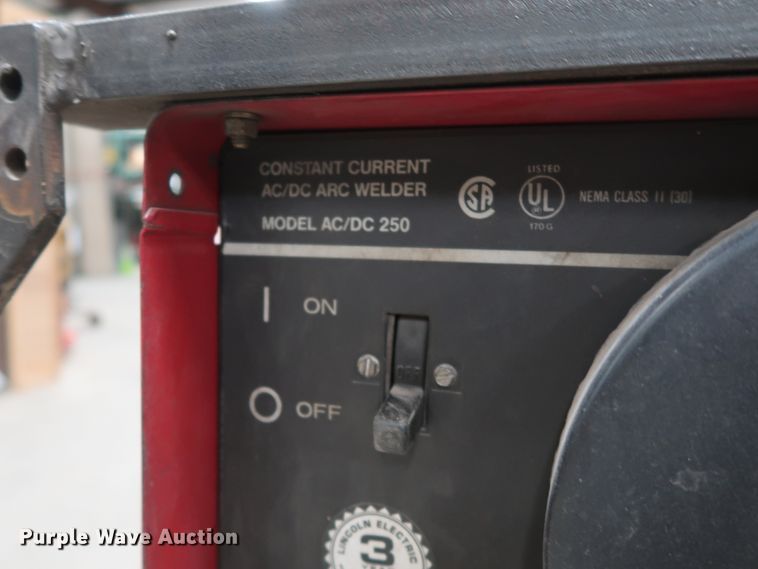 image for item GD9802 Lincoln Idealarc 250 welder